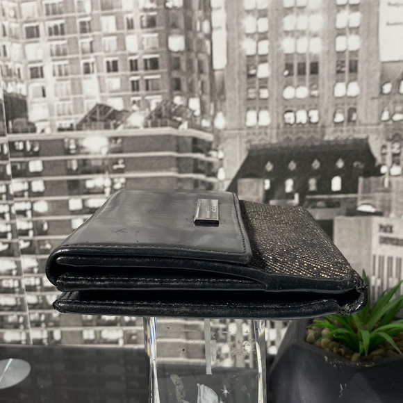 Authentic 🖤 Gucci Denim Wallet - Picture 13 of 13